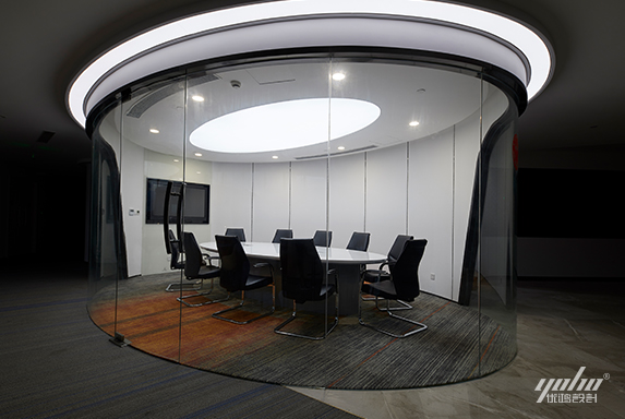 午夜AV免费观看