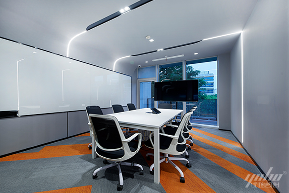 午夜AV免费观看公司